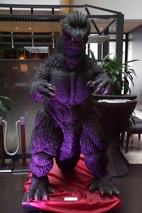 ゴジラ イチゴ バイキング スイーツ