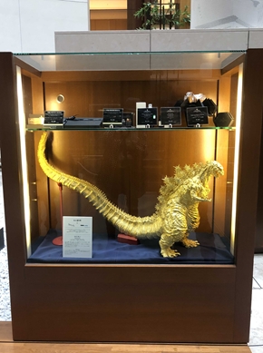 ゴジラ イチゴ バイキング スイーツ