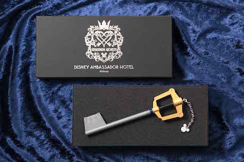 限定品　キングダムハーツ　宿泊者限定ルームキー DISNEY (ディズニー) キーブレード型ルームキー アンバサダー