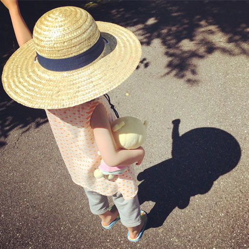 アンパンマンみたいな形の影