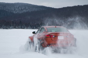 アルティマ 日産 クローラー