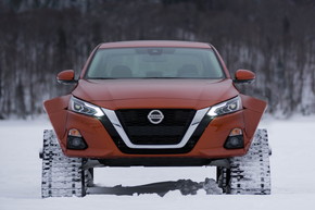 アルティマ 日産 クローラー