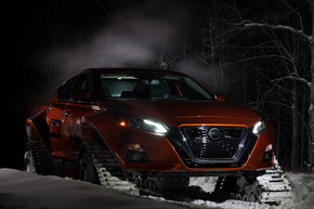 アルティマ 日産 クローラー