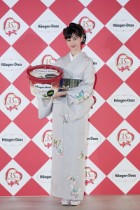中条あやみ 女優 モデル ハーゲンダッツ CM 35周年 アンバサダー 幼少期 写真