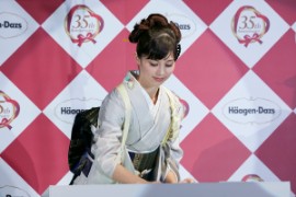 中条あやみ 女優 モデル ハーゲンダッツ CM 35周年 アンバサダー 幼少期 写真