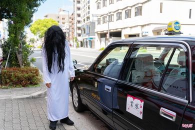 UberTaxi 未来都 霊感タクシー