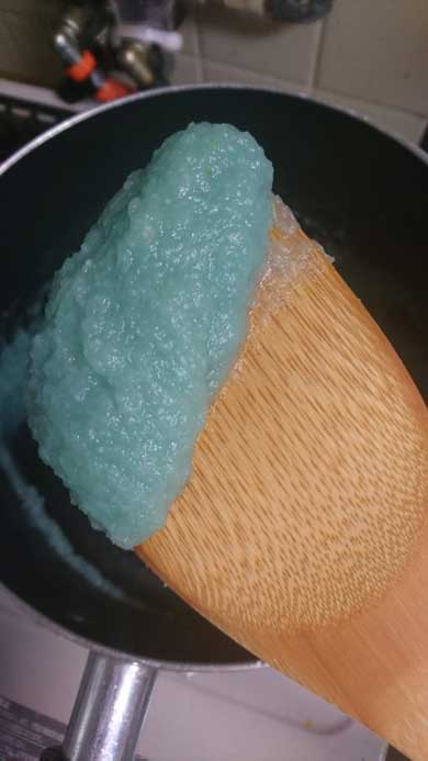 オニオンソース 蛍光 緑 青 ニンニク 生姜 化学反応