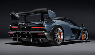 マクラーレン・セナ 炎上 廃車 スーパーカー