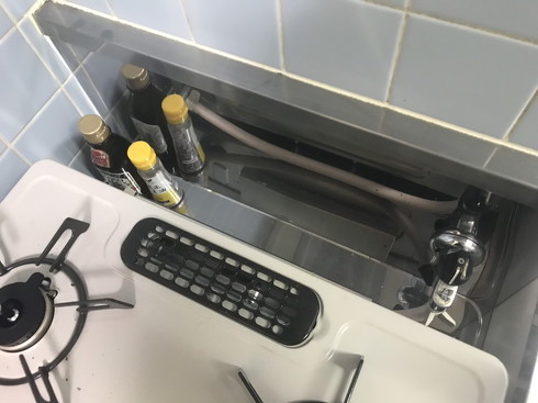 ガスコンロの奥の隙間