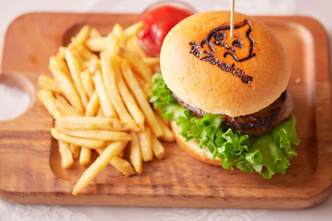 ペニュの特製ハンバーガー