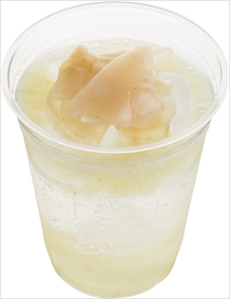 苺すぎるミルフィーユパフェ