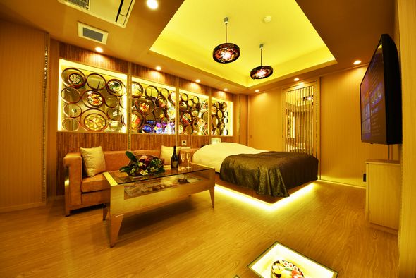 ラブホテル　寿司　部屋　SARA