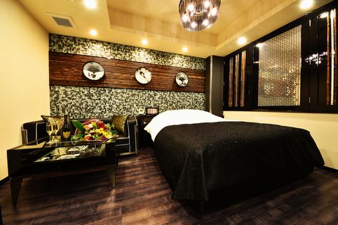 ラブホテル　寿司　部屋　SARA