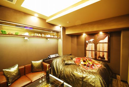 ラブホテル　寿司　部屋　SARA