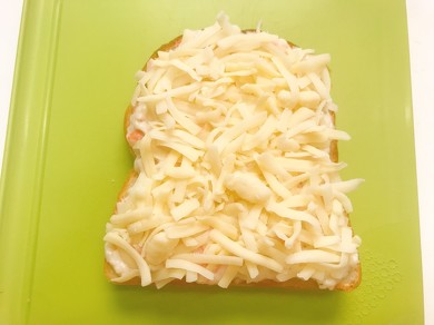 チーズを乗せる