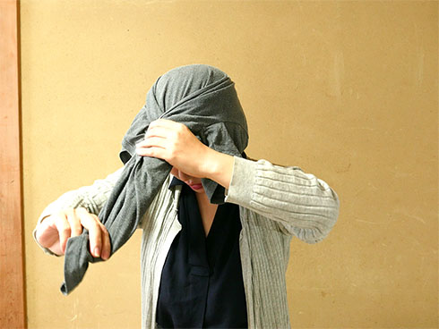 身ごろを巻き上げます