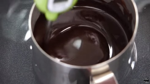 ギロチンチョコ