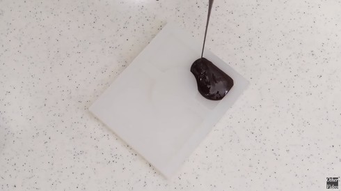 ギロチンチョコ