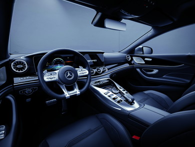 AMG GT 4ドアクーペ：内装