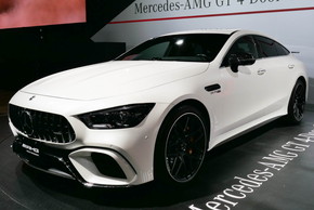 AMG GT 4ドアクーペ