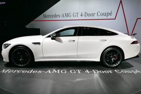 AMG GT 4ドアクーペ