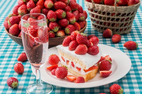 ケーキにトッピング