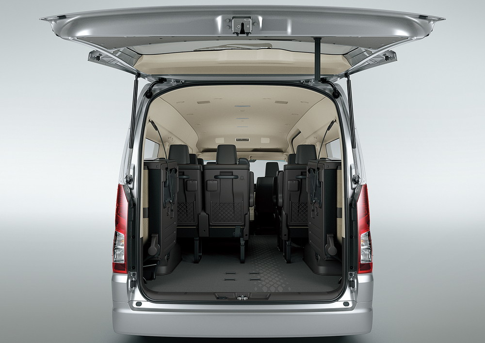 ハイエース 海外 新型