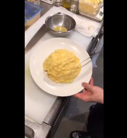 タンポポオムライスが完成