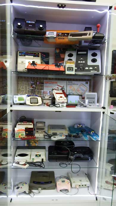 電子遊技場 よってこ 広場 高知 ごめん町 レトロゲーム 展示 PONG ブロック崩し