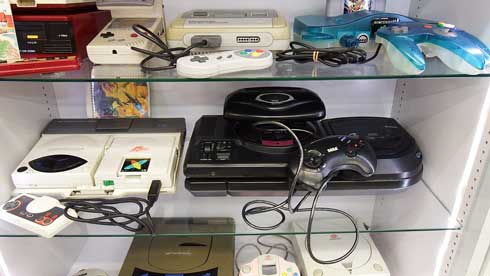 電子遊技場 よってこ 広場 高知 ごめん町 レトロゲーム 展示 PONG ブロック崩し