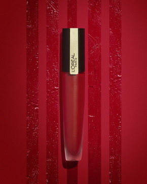 シグネチャーレッド