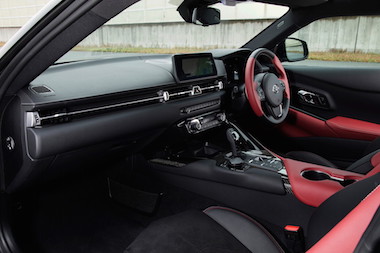 新型 GR スープラ SUV オフロード