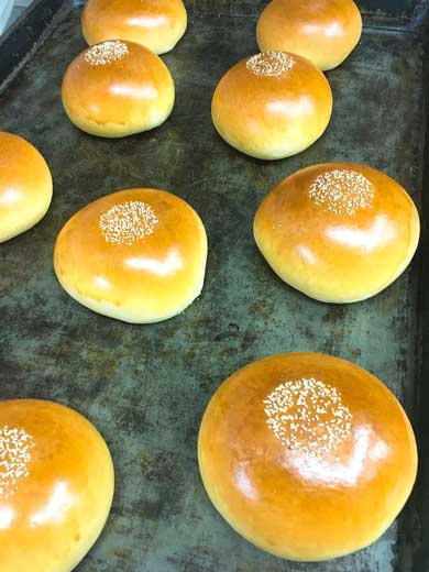 テカテカ 奇麗 パン 焦げてる 金属みたい あんぱん 失敗
