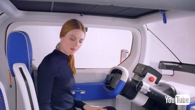 意外と広い2人乗りの車内空間。屋根も開きます