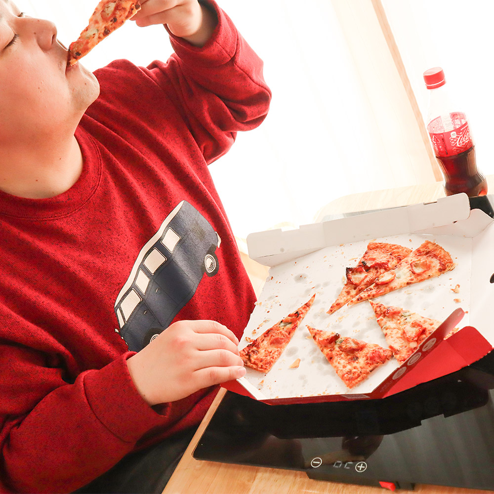 冷めたピザを親の仇より憎むあなたに　最後まで熱々で食べられる神のプレートが登場