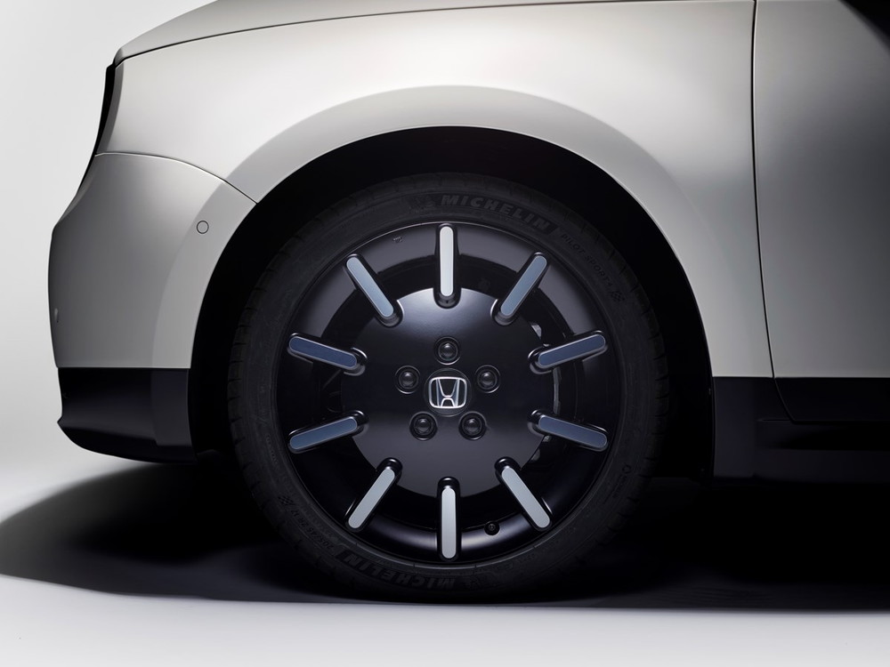 ホンダ EV コンパクトカー 後輪駆動