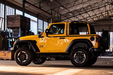 アクティブに走り回れそうな2ドア仕様によく似合う