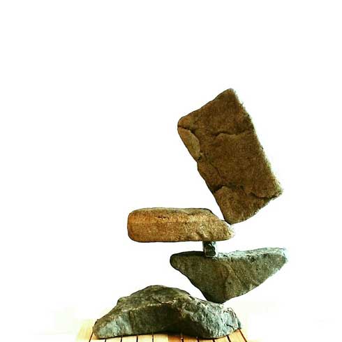 河原 石を積む ロックバランシング 池西大輔