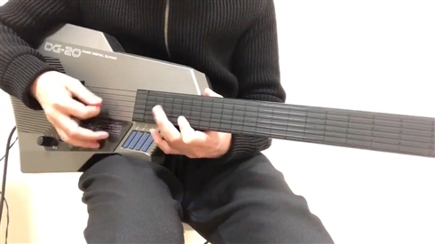 電子ギター「DG-20」