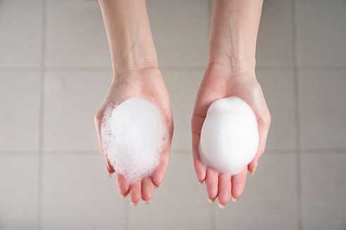 泡 シャワー 天然シルク KINUAMI 絹浴み クラウドファンディング Makuake