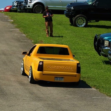 ニュービートルをピックアップトラックに大改造