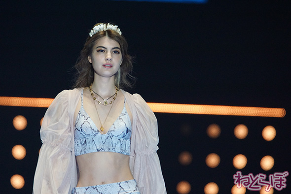 TGC 山田優 黒木麗奈 マギー