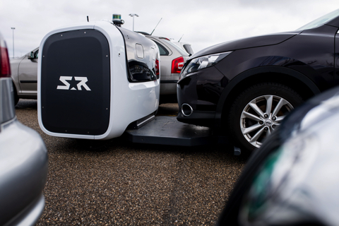 Stan 駐車場 管理 ロボット 空港