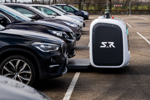 Stan 駐車場 管理 ロボット 空港