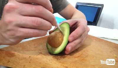 切りカスを除去して綺麗にしています