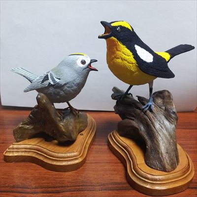 木彫りの鳥