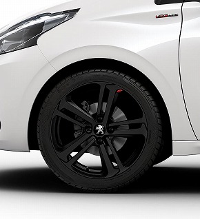 208 GT 17インチタイヤ