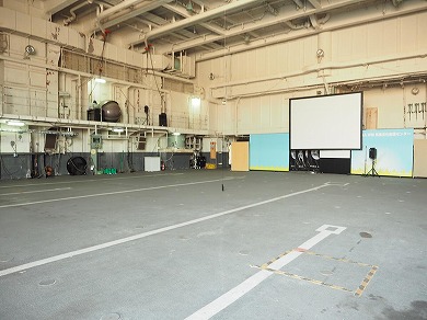 しらせの格納庫