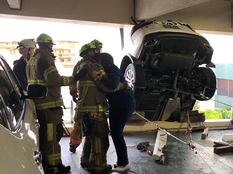 海外 事故 レクサス NX 奇跡