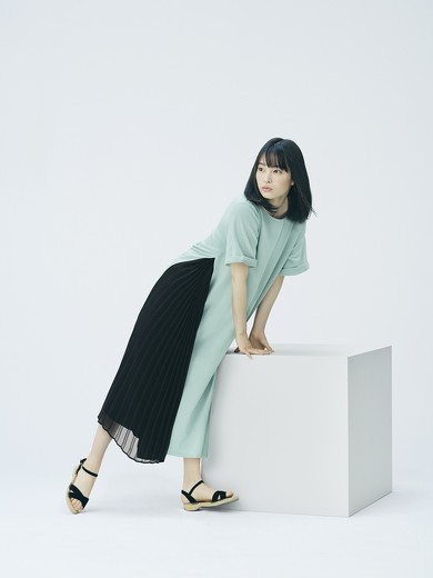広瀬すずのパンツ ニードルス needles 広瀬すず トラックパンツ - メルカリ